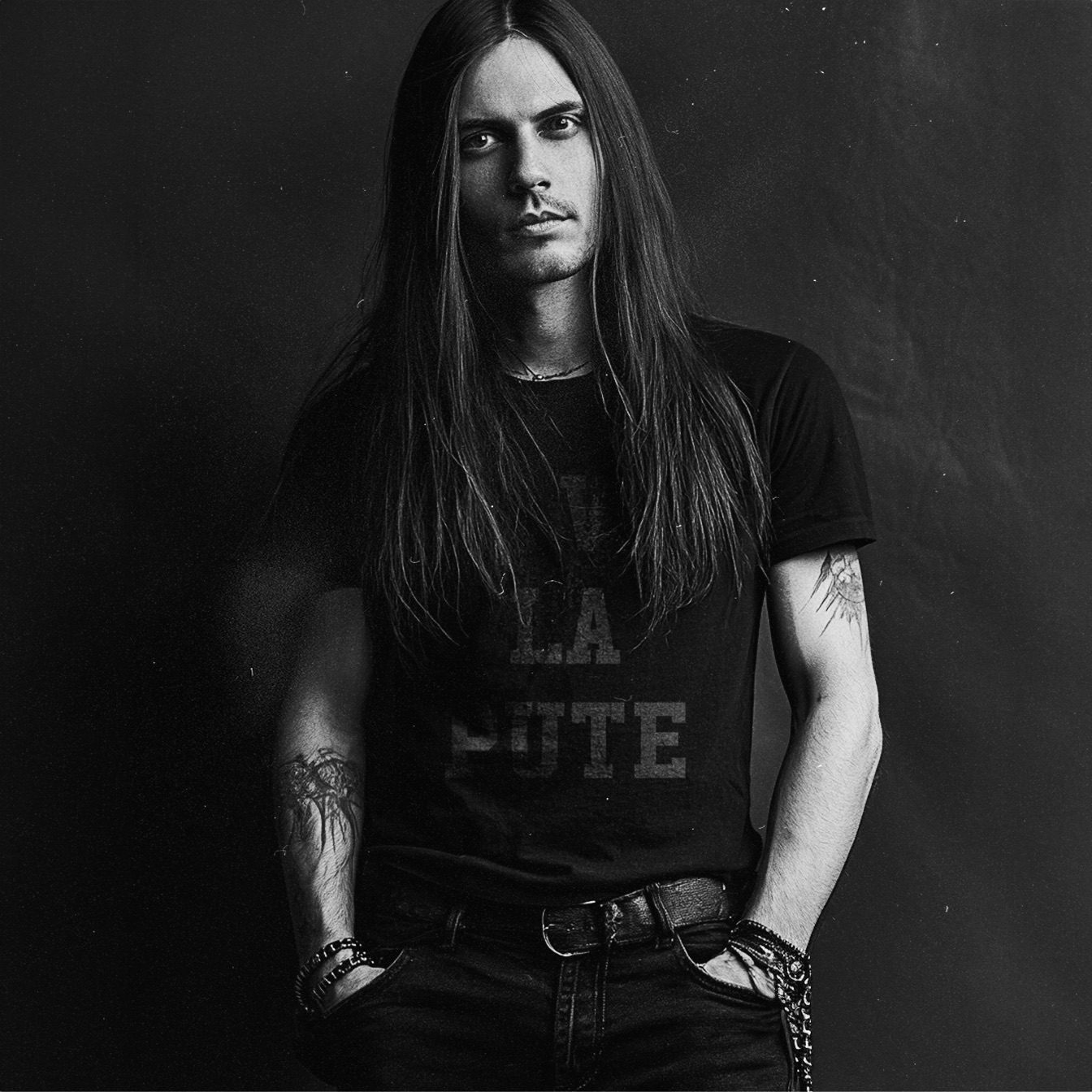 TEE-SHIRT CLASSIC BLACK on BLACK BLOC